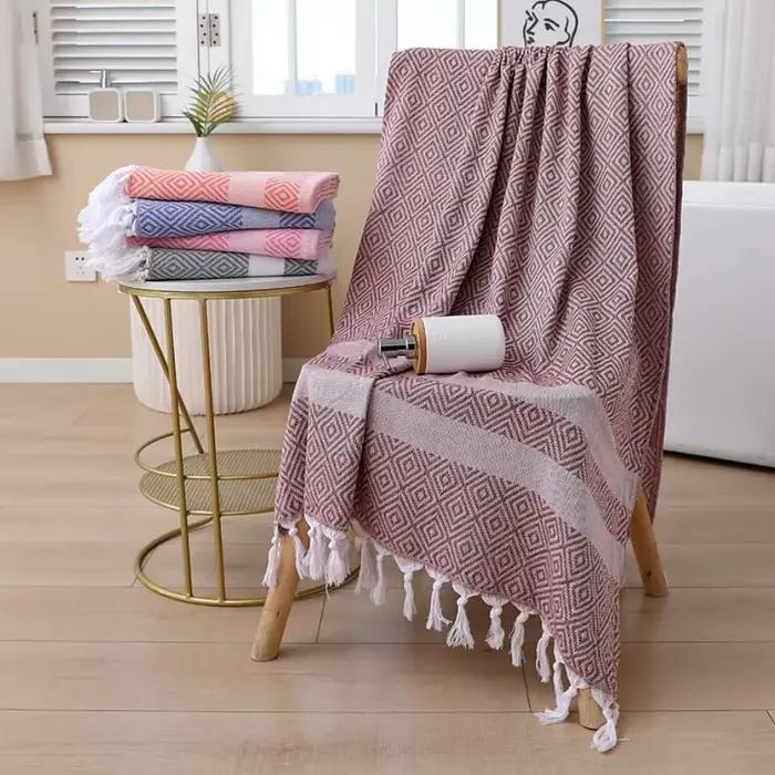 Serviette de bain douce en coton tissé