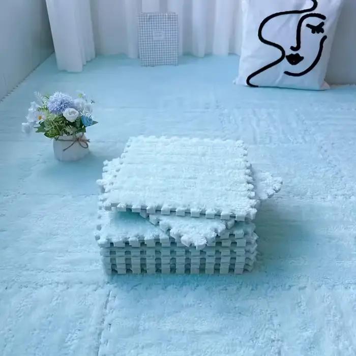 Tapis carrés en peluche imbriqués