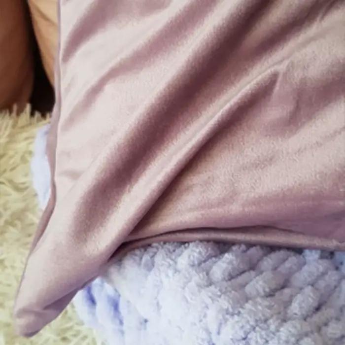 Housses de coussin en velours violet clair
