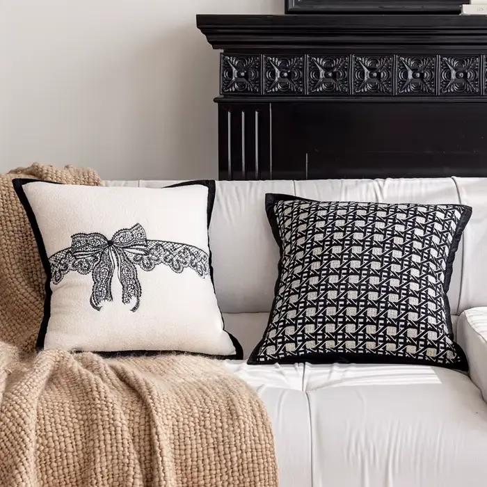 Housse de coussin nordique noir blanc 45x45cm