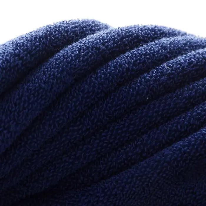 Grandes serviettes de bain bleues brodées 140x70cm