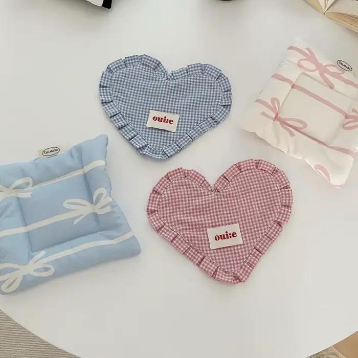 Tapis de repas à carreaux en forme de cœur INS