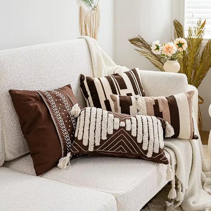Juste de coussin tuftée bohème brodée