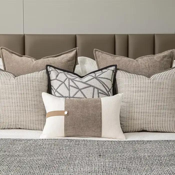 Housse de coussin de luxe design 30x50 45x45 60x60cm en lin taupe tissé avec bordure carrée pour la maison