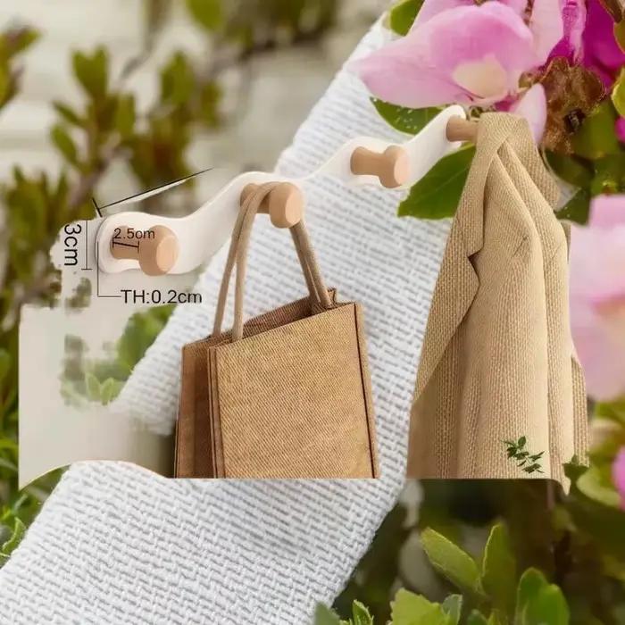 Crochet en bois pour salle de bain