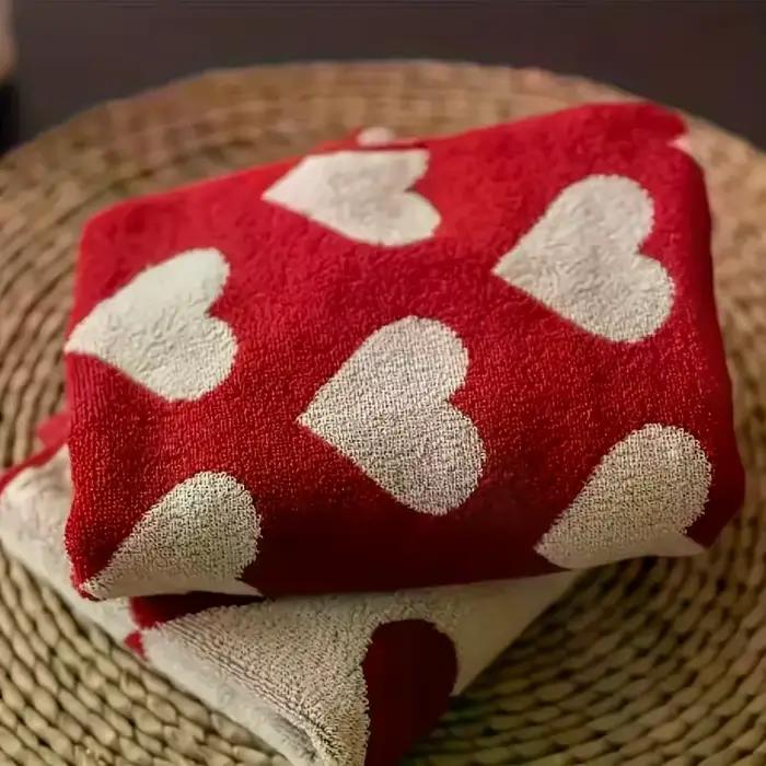 Serviette en coton en forme de cœur