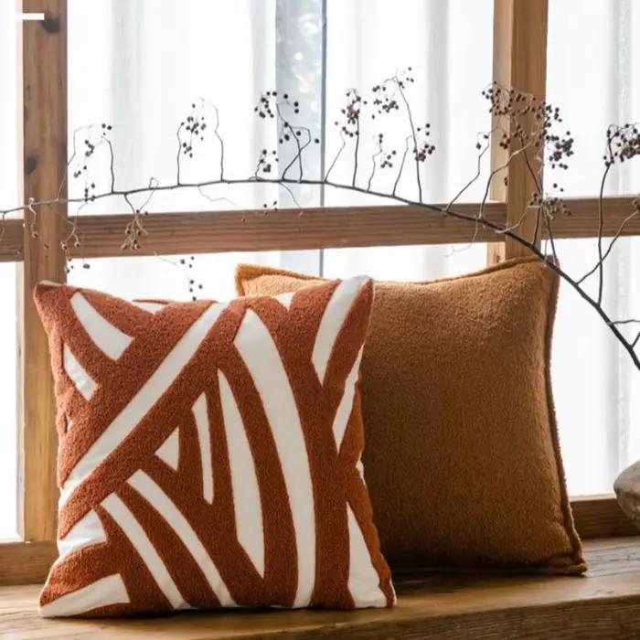 Housse de coussin en tissu brun italien