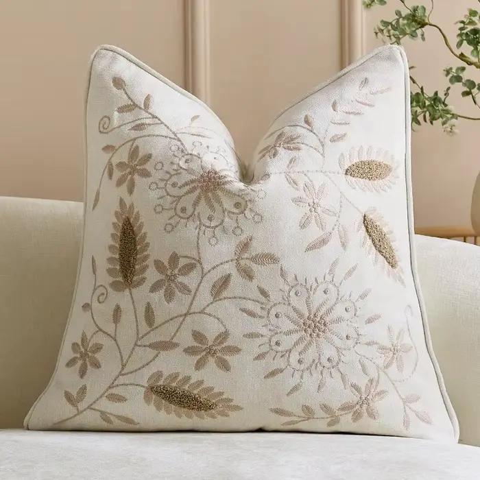 Housse de coussin Cottagecore rustique faite à la main avec broderie florale