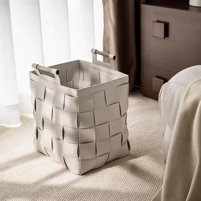 Panier à linge tissé en cuir