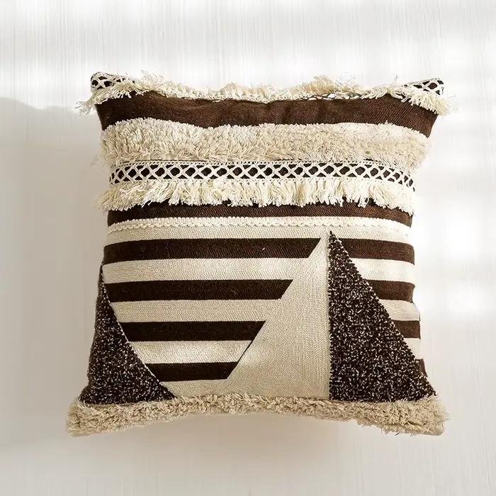 Juste de coussin tuftée bohème brodée