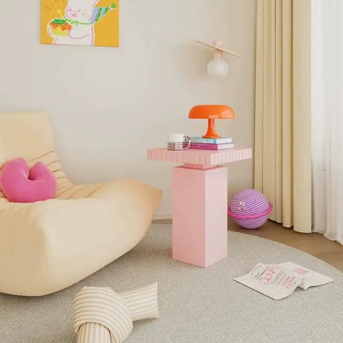 Petite table basse rose