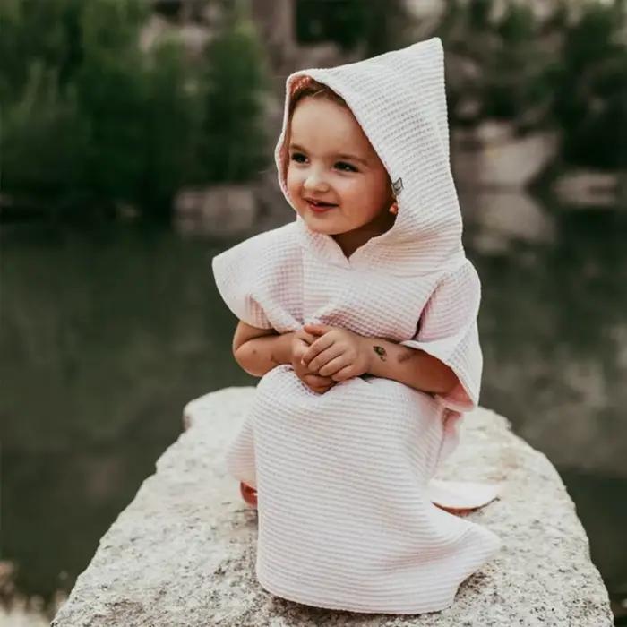 Poncho à capuche pour enfants