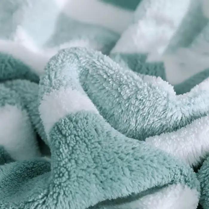 Serviette de bain absorbante épaisse
