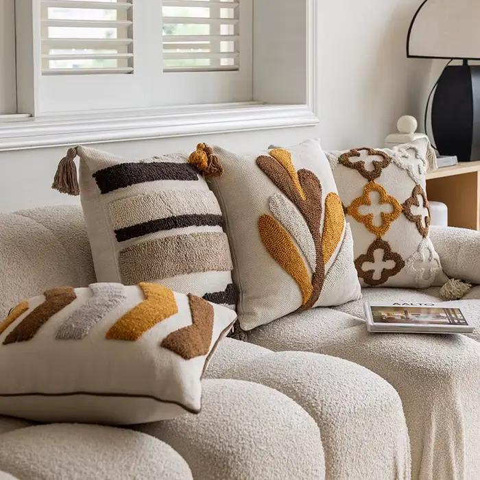 Juste de coussin nordique touffetée