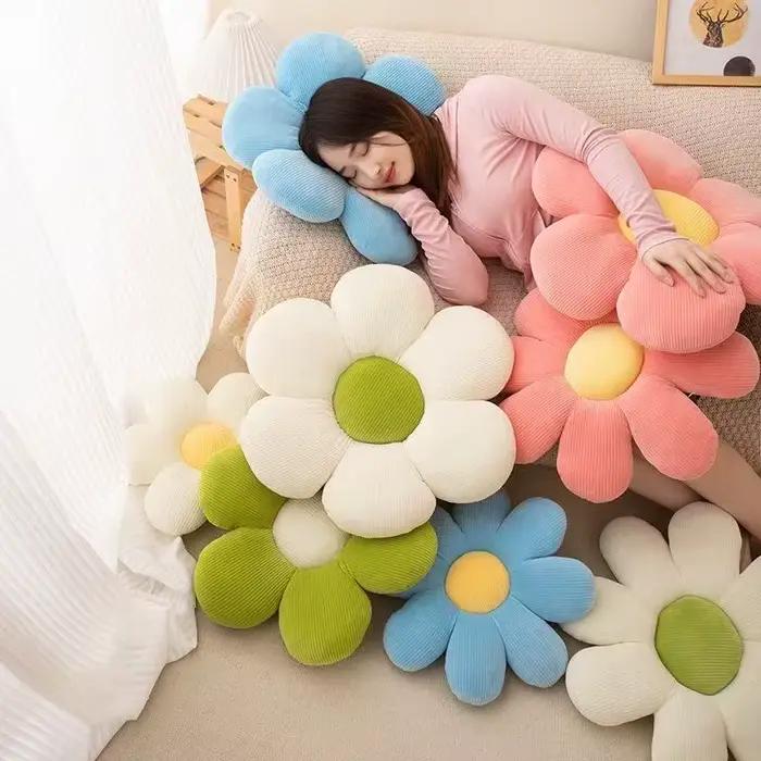 Coussin en peluche fleur de marguerite