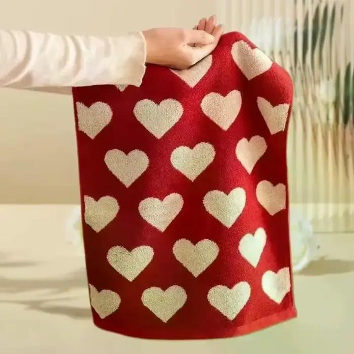 Serviette de bain rouge en coton