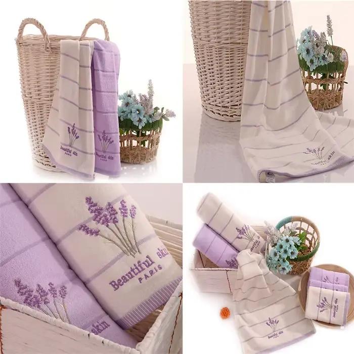 Serviette de bain en coton brodée µ