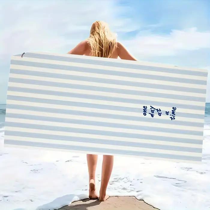 Serviette de plage rayée avec citation mignonne - Couverture de bain en microfibre super absorbante