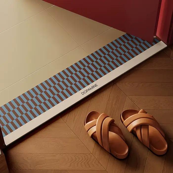 Tapis de salle de bain antidérapant et absorbant l'eau
