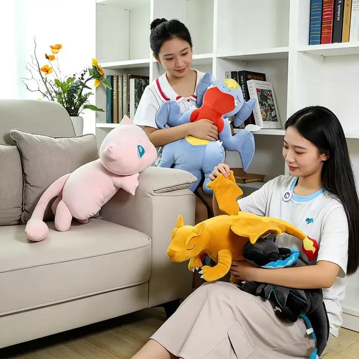 Peluche Pokémon Anime Garchomp Charizard Mew Psyduck Snorlax Dragonite, Coussin de Canapé Géant pour Enfants