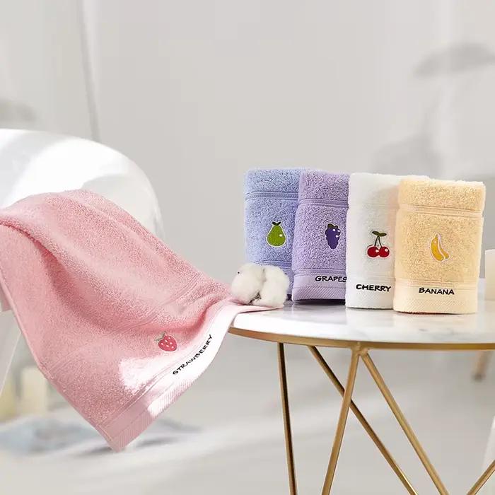 Serviettes à main brodées sur le thème des fruits (lot de 5) – Matériau en coton doux