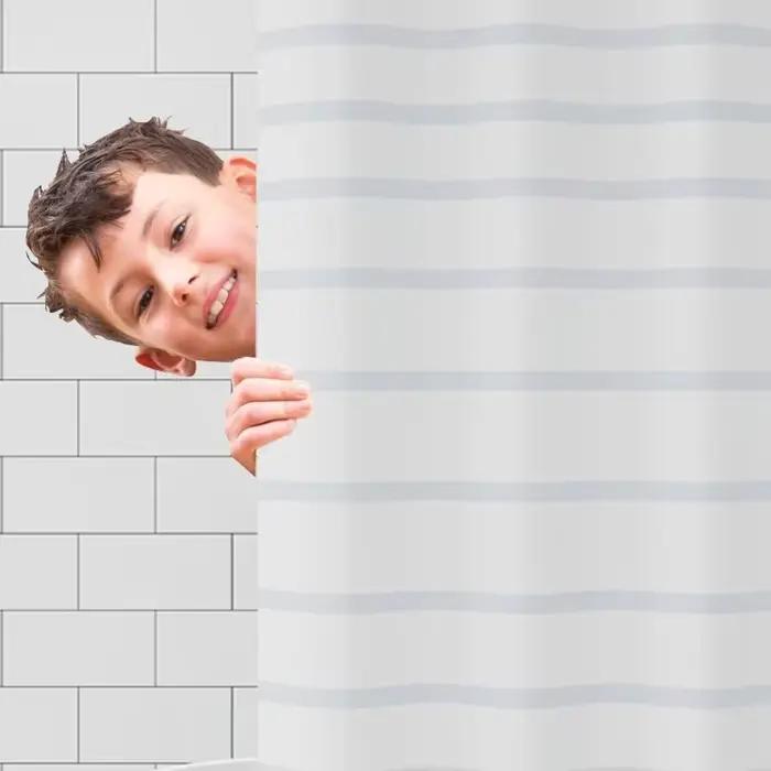 Rideaux de douche à rayures blanches