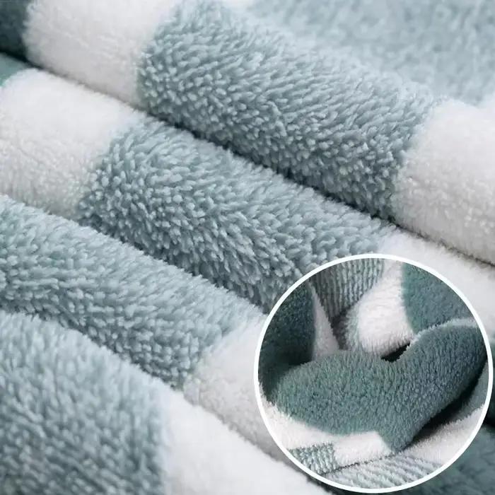 Ensemble de serviettes à motif rayé