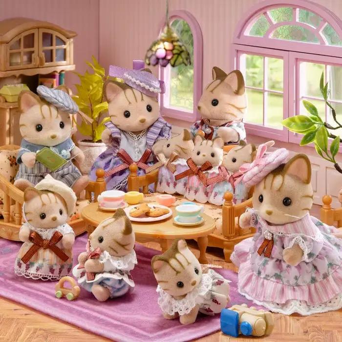 Sylvanian Families – figurines en costume de chat à trois rayures, jouet de collection, cadeau d'anniversaire pour collectionneurs adultes, en stock