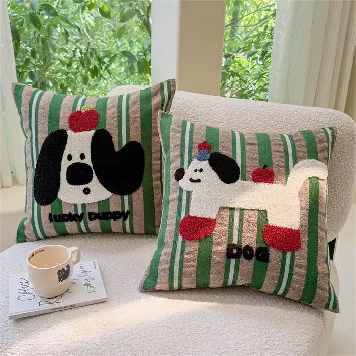 Ins – housse de coussin brodée à rayures vertes