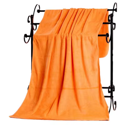 La nouvelle serviette de bain en microfibre est super absorbante, douce et à séchage rapide, très gr