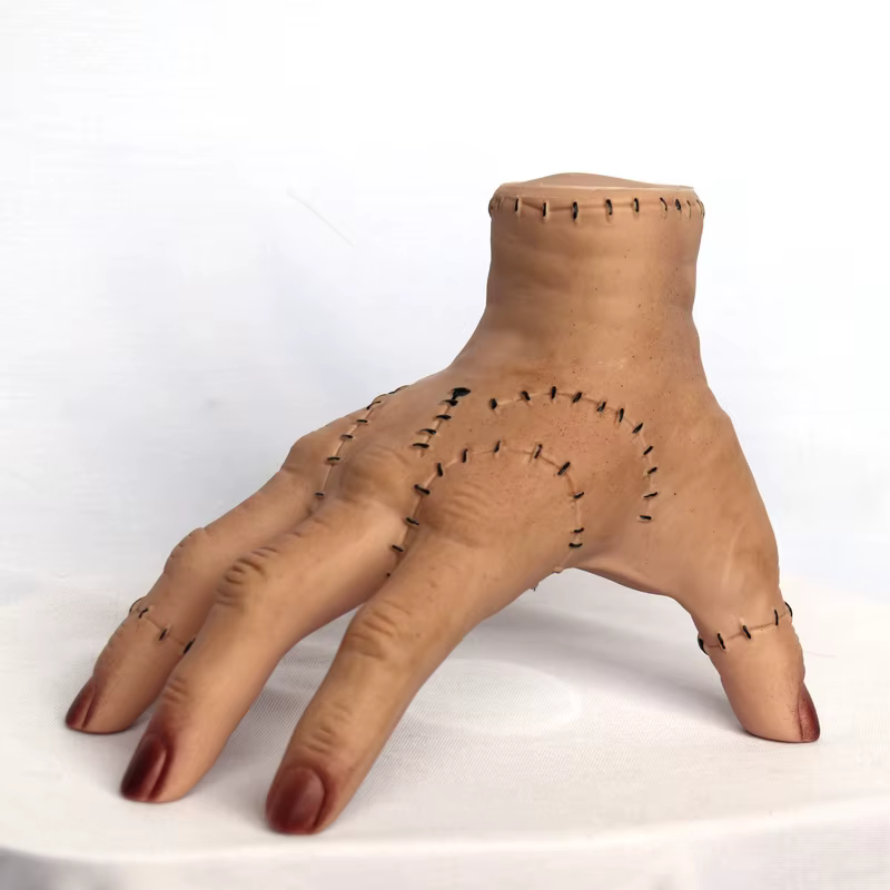 Figurine en PVC de la famille addam du mercredi, ornement mains cassées, artisanat de bureau, access