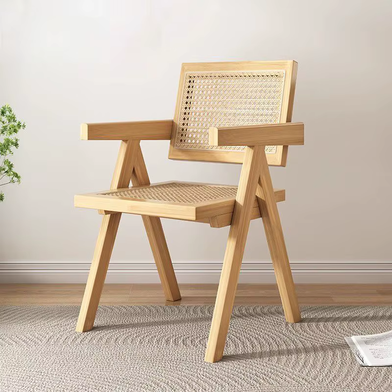 Chaise de salle à manger en bois massif avec accoudoir en rotin antique, dossier moderne et décontra
