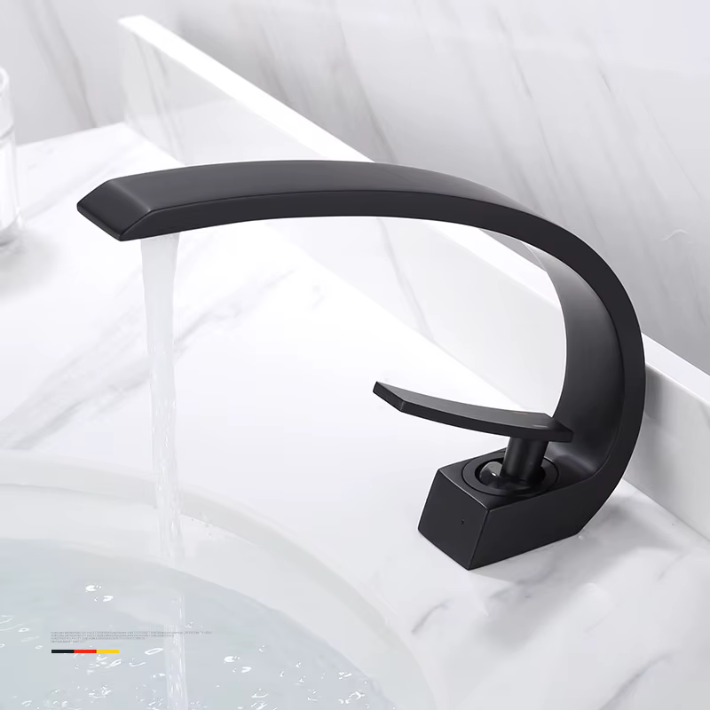Robinet de lavabo de salle de bain cascade à poignée unique, montage sur comptoir, monobloc, eau fro