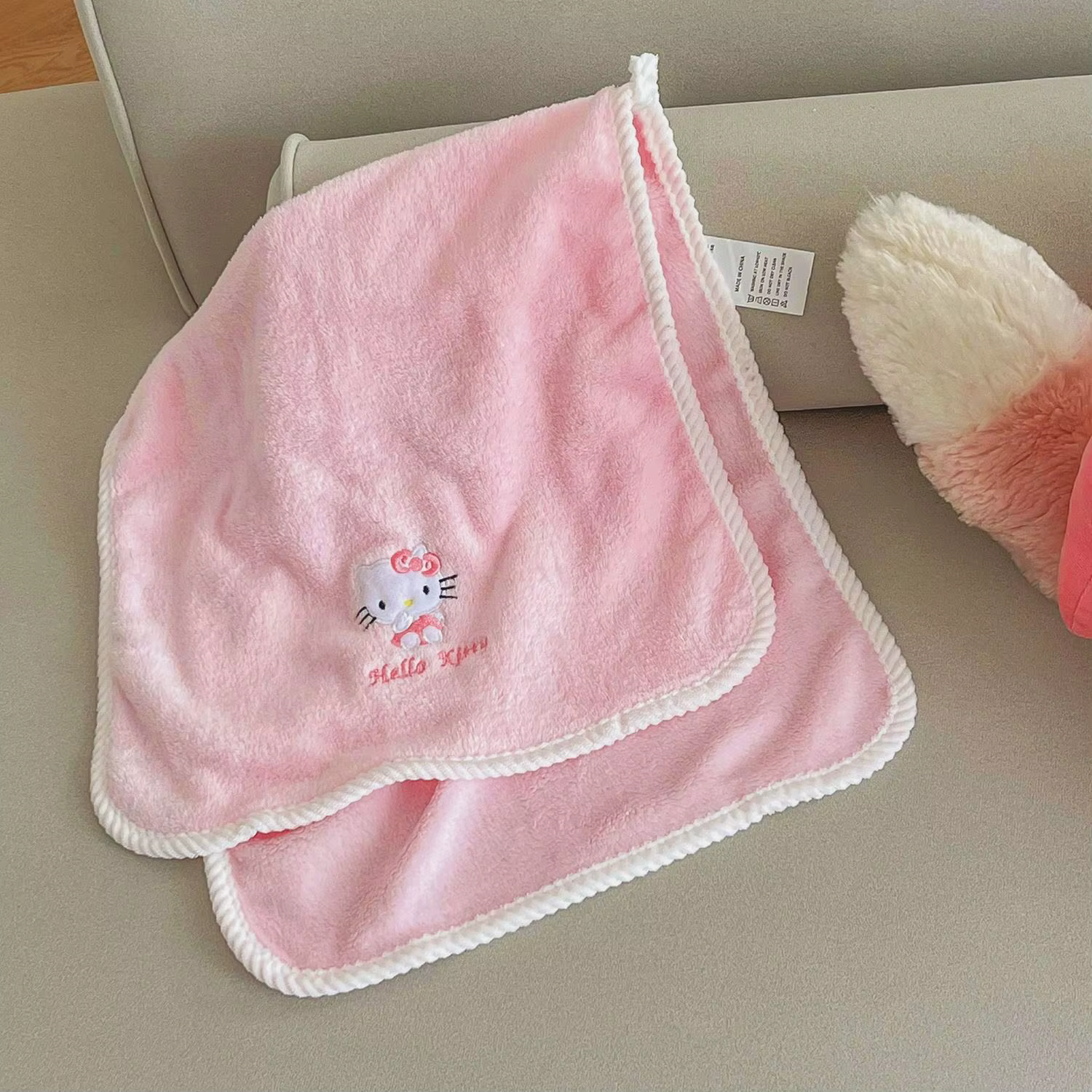 Peignoir-serviette Hello Kitty de Sanrio, style kawaii, à séchage rapide, à porter comme un débardeu