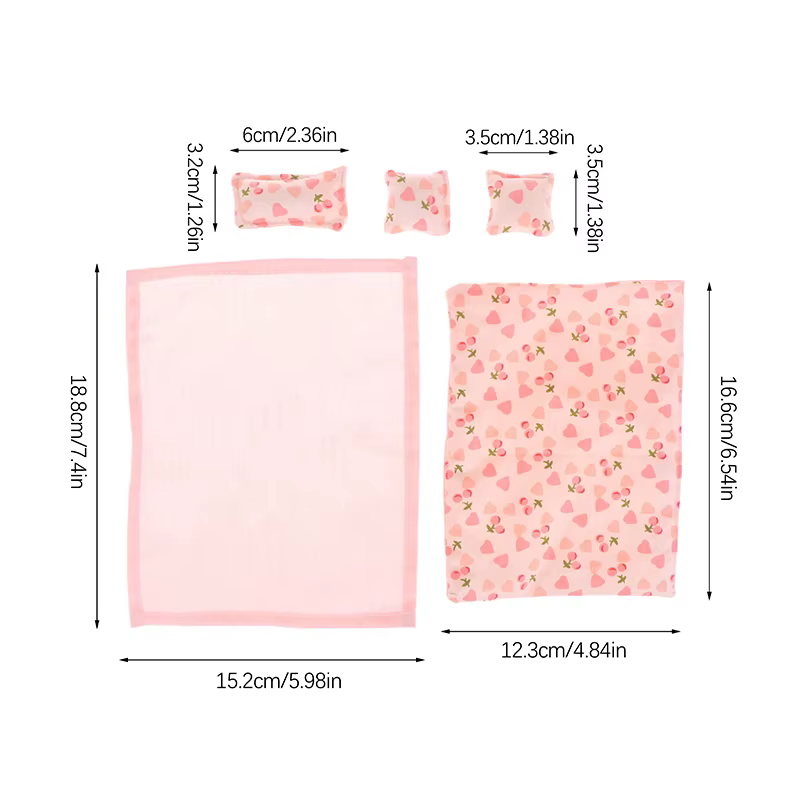 Parure de lit quatre pièces avec lit, drap, couette et oreiller pour maison de poupée