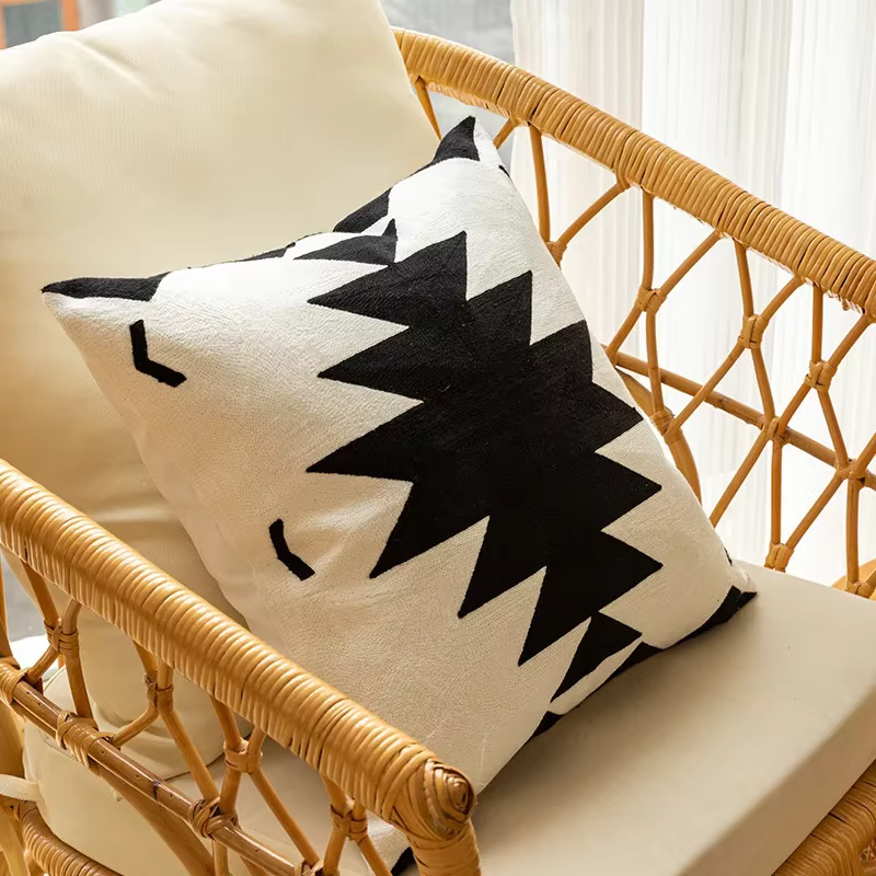 Juste de coussin brodée noire et blanche moderne, taie d'oreiller géométrique entièrement brodée, dé