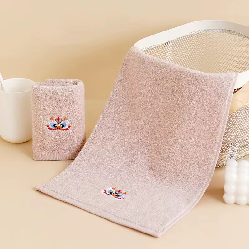 Serviette de toilette pour enfants en coton uni brodée de dessins animés, 25x50cm, pour le Nouvel An