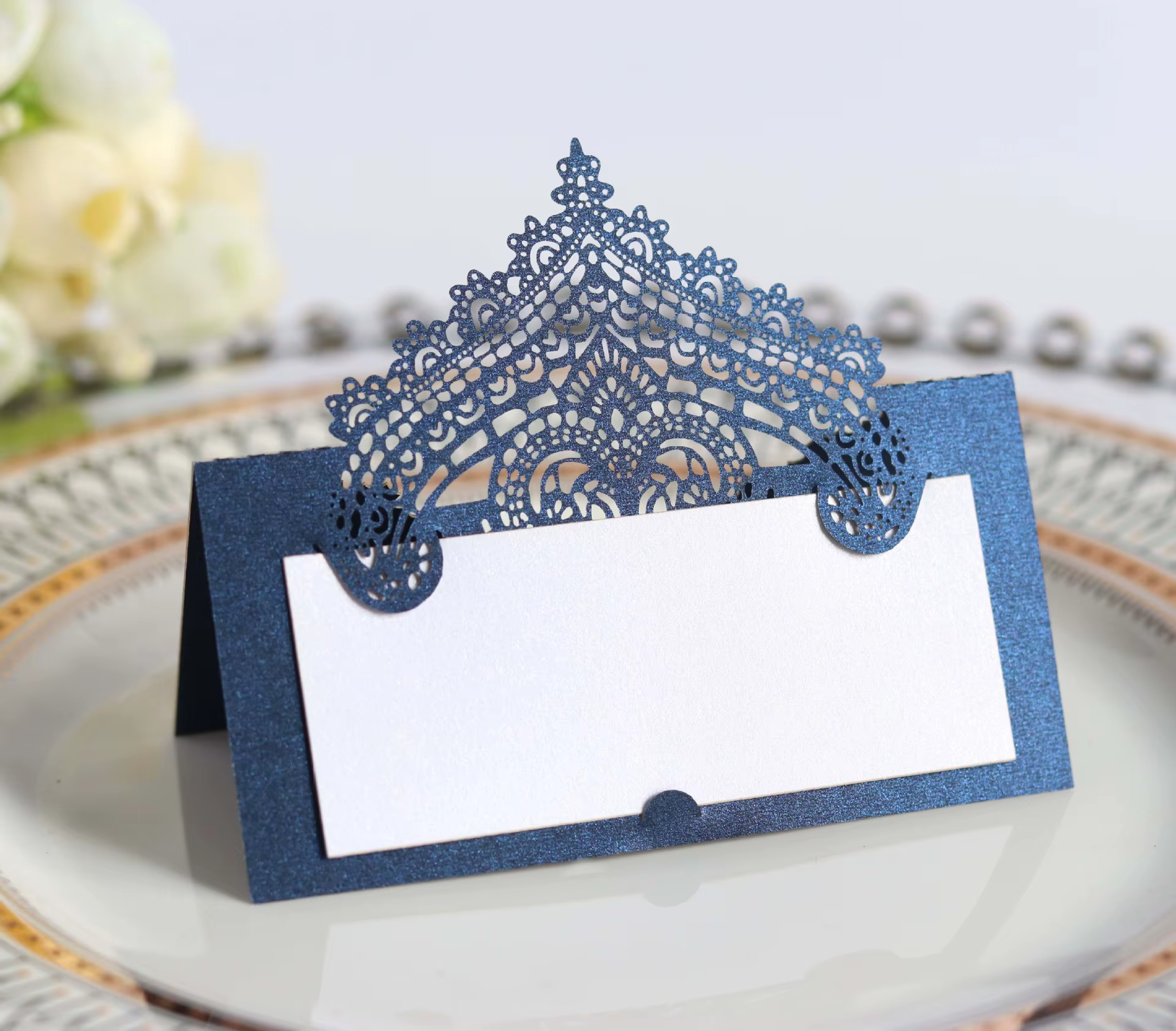 Carte de siège en dentelle creuse au laser, carte manuscrite de festival, carte de nom de mariage, s