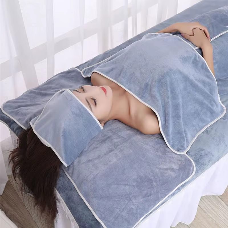 La salle de bain à domicile absorbe l'eau rapidement Salon de beauté serviette douce et confortable 