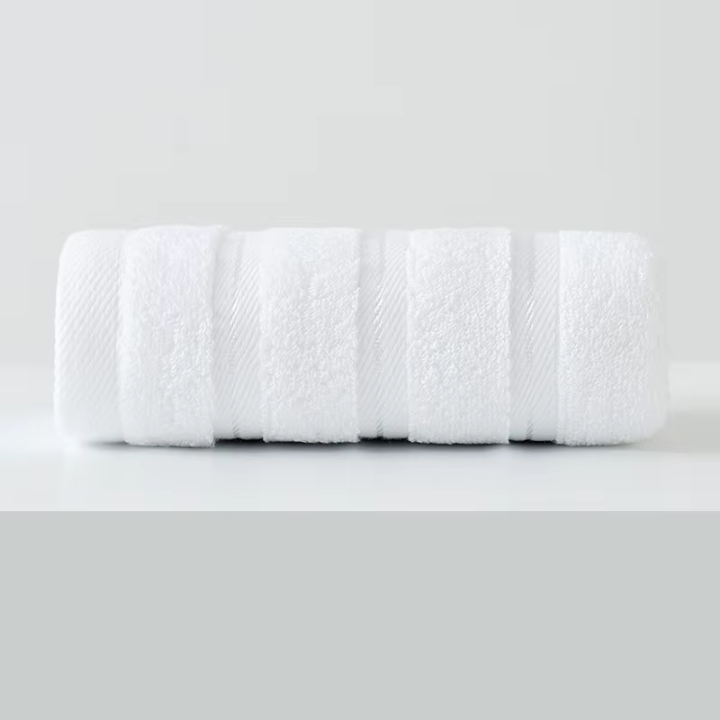Serviette bleu marine avec nom personnalisé avec cœur, essuie-mains doux pour salle de bain, cadeau 