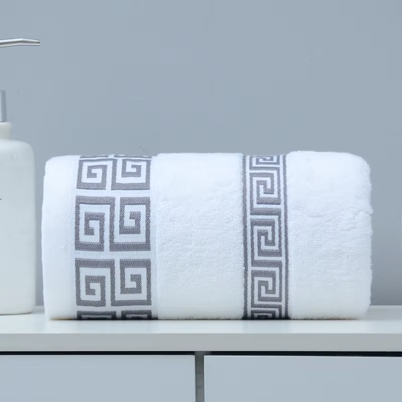 Grandes serviettes de bain bleues brodées 140x70cm, vente en gros, couverture de serviette de salle 