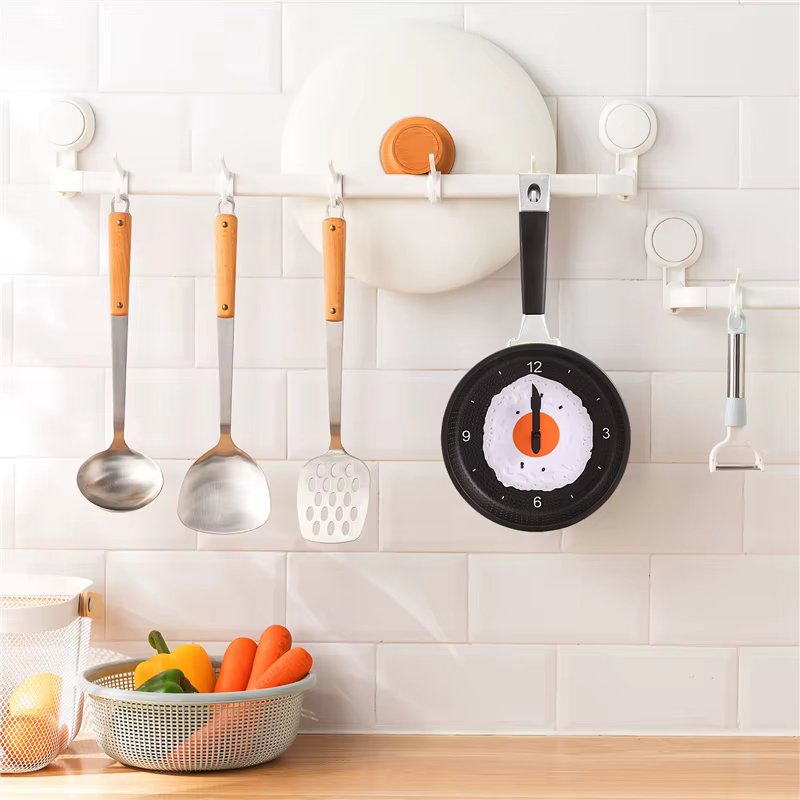 Horloge de poêle à frire avec oeuf frit-drôle suspendu cuisine café horloge murale Kitchen-AT64