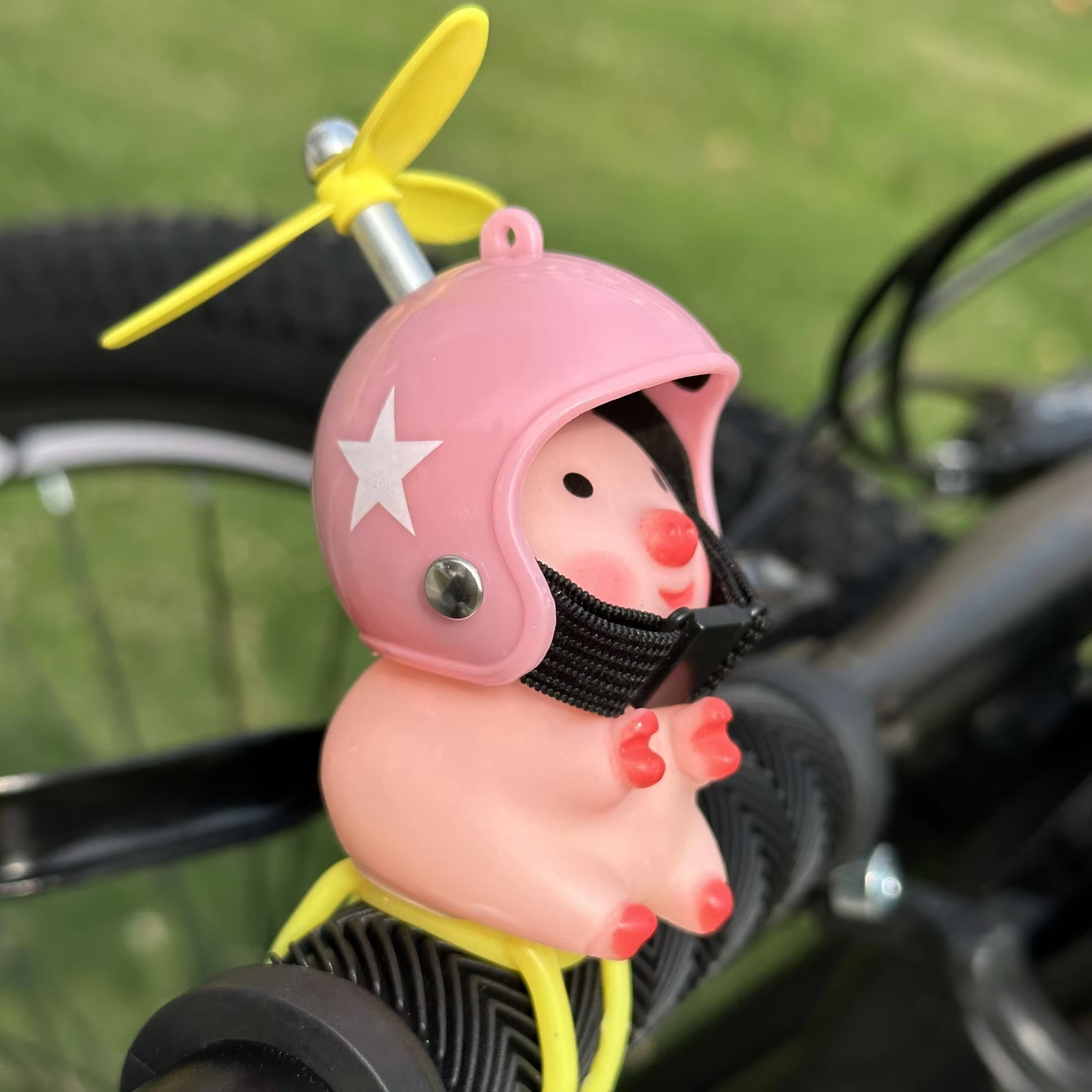 Accessoires d'intérieur de voiture en forme de cochon de dessin animé mignon, poupée cochon créative