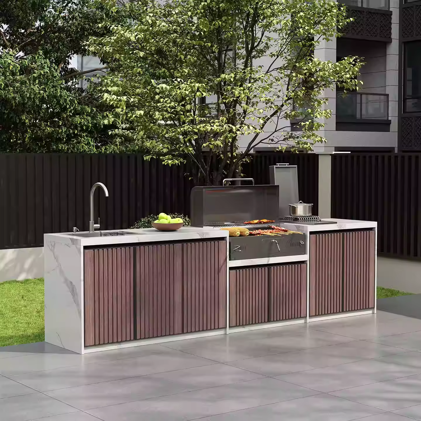 Cuisine extérieure moderne sur mesure pour villa, îlot barbecue en ardoise avec évier et centre de b