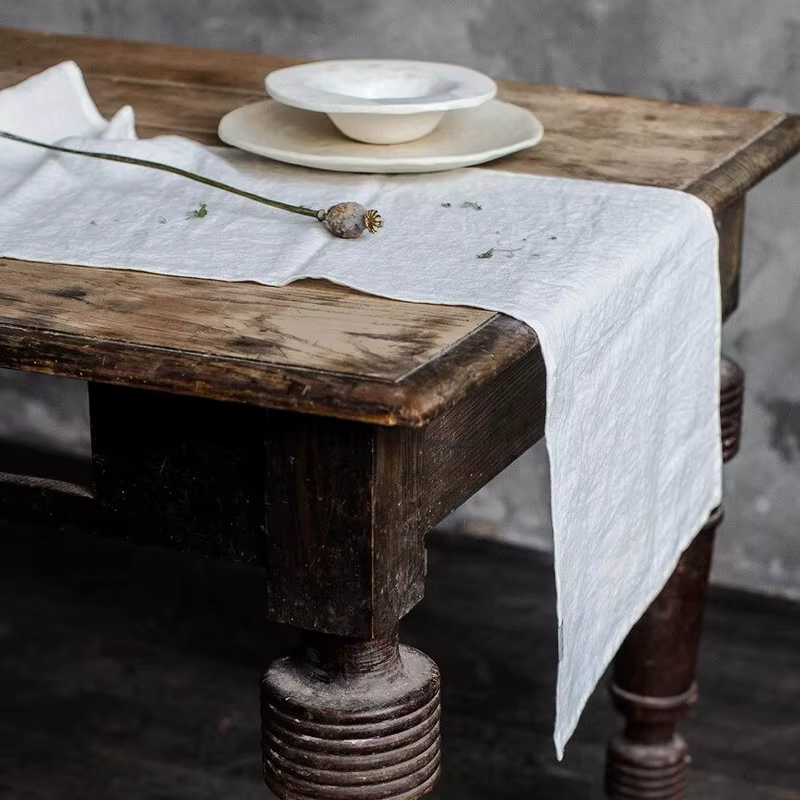 Chemin de Table en Lin Français 100% Pierre à Laver, Accessoire de Décoration de Luxe Personnalisé, 