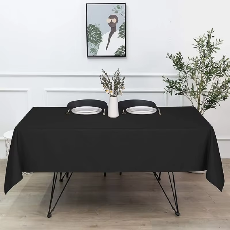 Nappe rectangulaire noire - 54 x 108 pouces - Torches jetables pour repas, fêtes et autres occasions