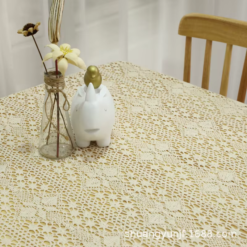 Nappe blanche élégante au Crochet frais, tapis de bureau tricoté en coton et lin et dentelle, isolé,