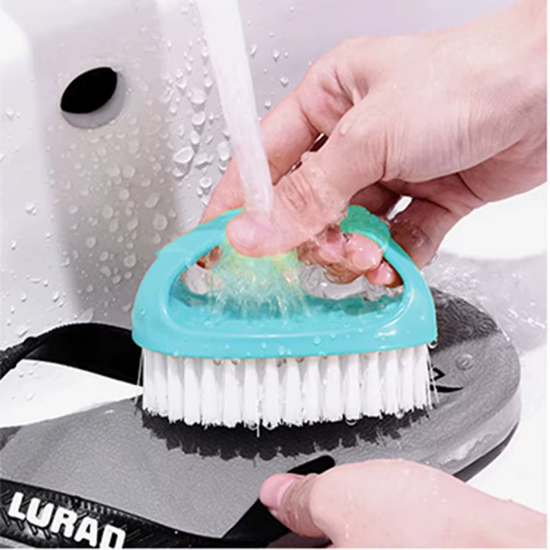 Brosse de nettoyage polyvalente colorée avec poignée ergonomique et poils anti-rayures – Idéal pour 