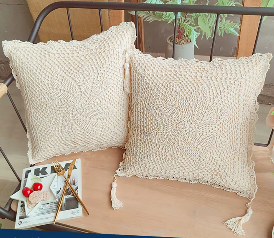 Juste de coussin au crochet de coton