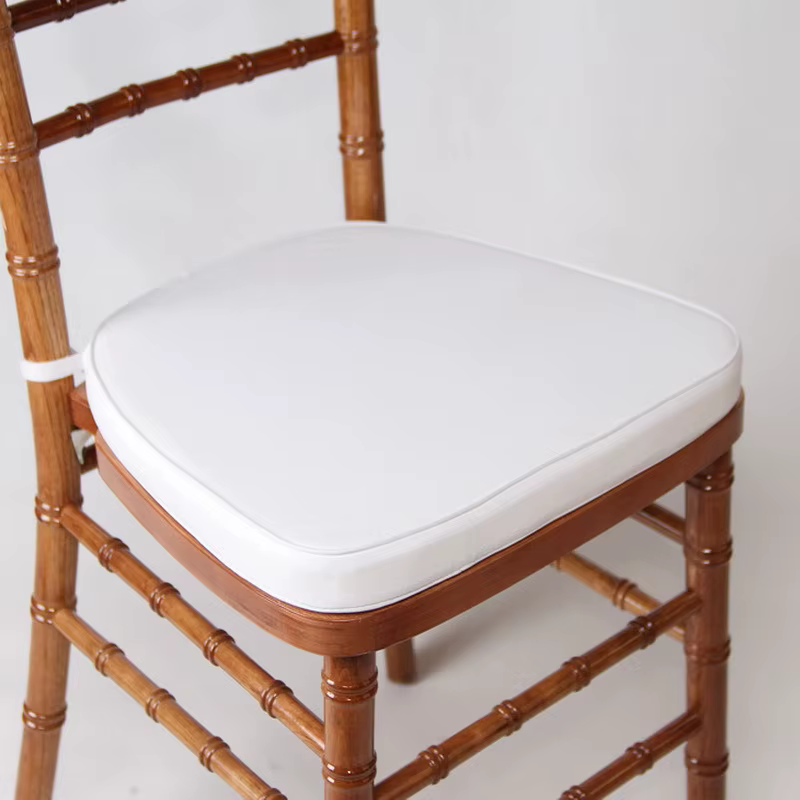 Coussin en tissu doux pour chaise de mariage